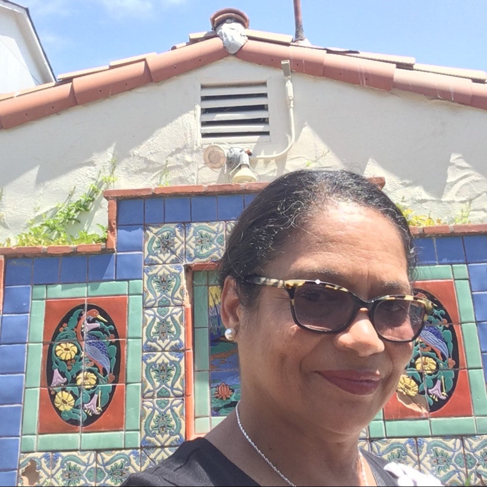 Meet your Posher, Yvette
